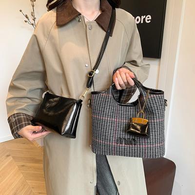 Prémiová retro textura lehká luxusní dámská taška nová 2025 módní retro podpažní crossbody taška přes rameno kostkovaná kabelka