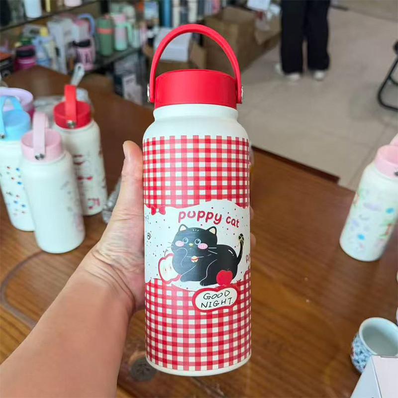 Style Large Capacity Insulated Water Bottle With Lock For Outdoor Travel And Sports