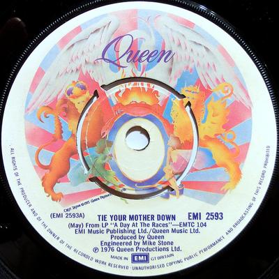 7inch Record QUEEN - Tie Your Mother Down / You And I EMI2593 EMI 1977 UK Rock Used
