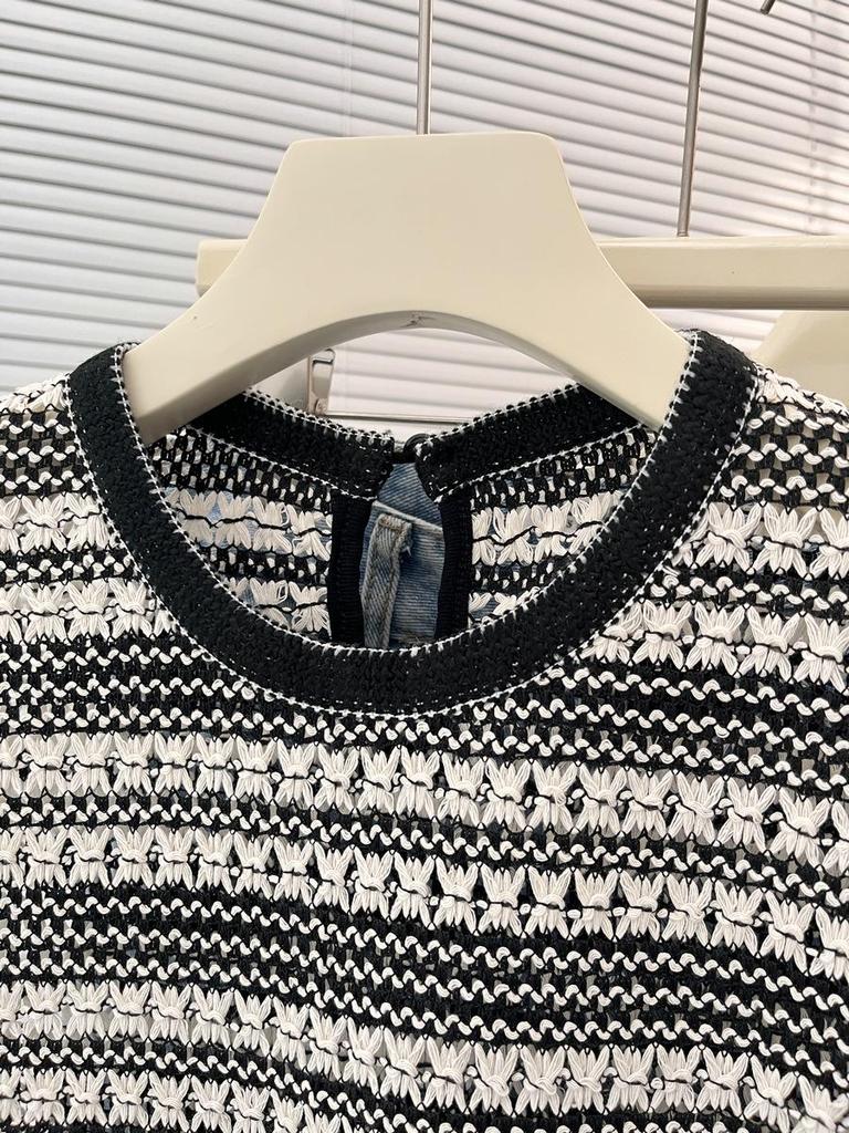 Korean Retro Hollow Sleeveless T-shirt with Tassel Hem - Summer 2024 Women's Western-Style Top