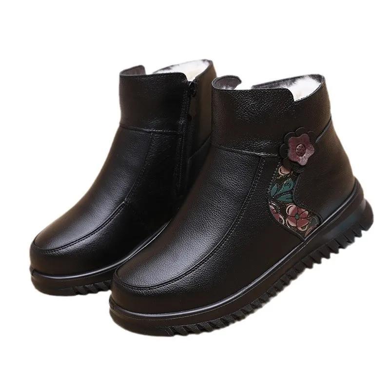 New Boots Women Genuine Leather Keep Warm Shoes Women Wool Ankle Boots Flat Casual Mother Waterproof Non-slip Booties