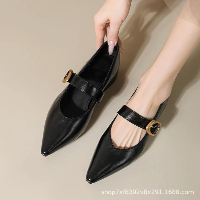

Coarse heel pointed single shoes women s 2025 new temperament soft sole soft leather comfortable low heel pointed French Mary Jane women s shoes 35
