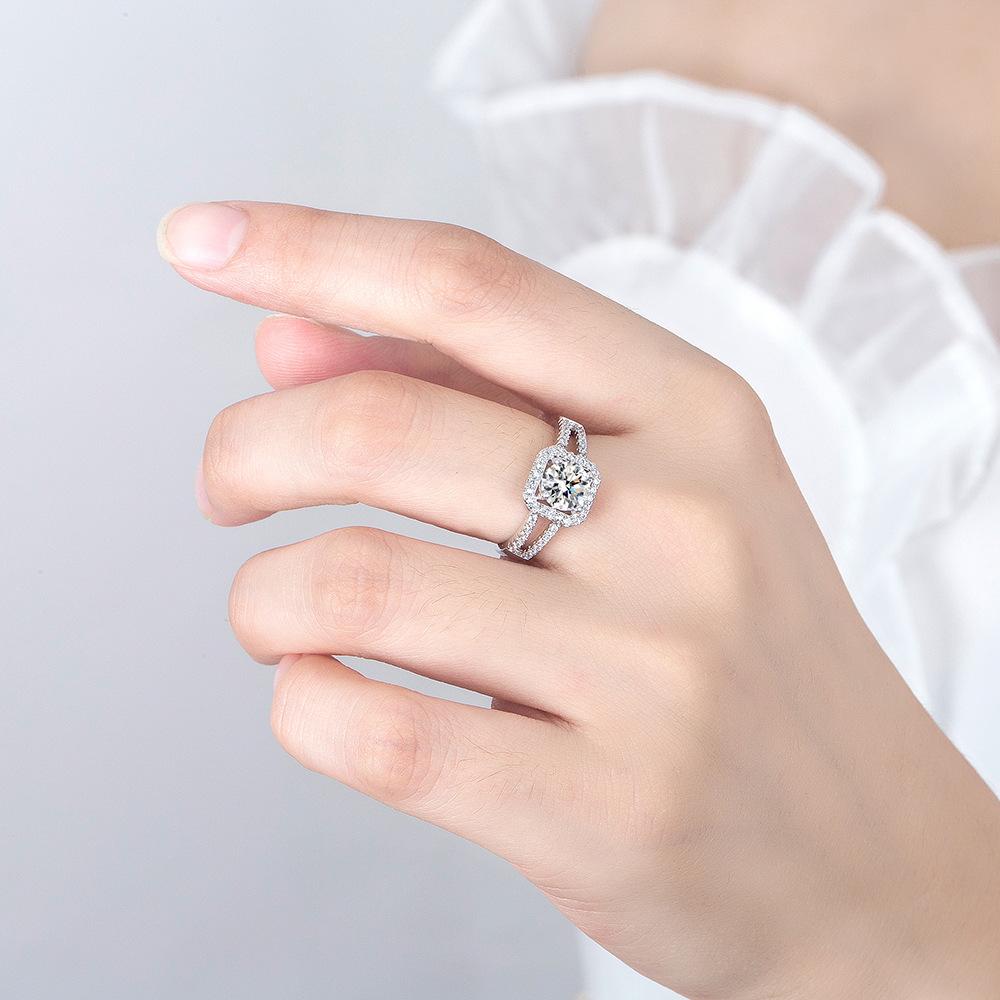 Fashion Normcore Style Retro Hollow Line Micro Inlaid Imitation Moissanite Female Ring