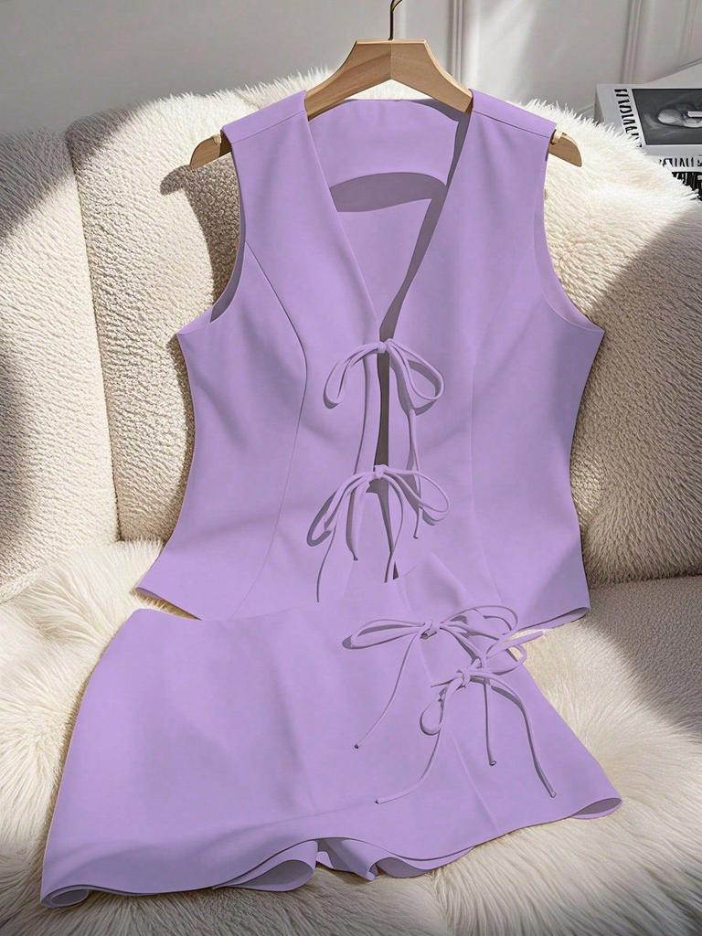 Completo Due Pezzi Estivo Casual da Donna con Top Peplo Senza Maniche Scollo a V Schiena Scoperta Fiocco e Pantaloncini Vita Alta Colore Unico