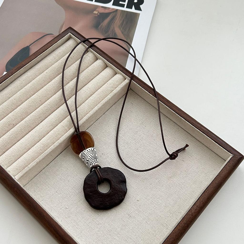 Vintage Brown Irregular Pendant Long Sweater Necklace For Women Fashion Jewelry Accessories