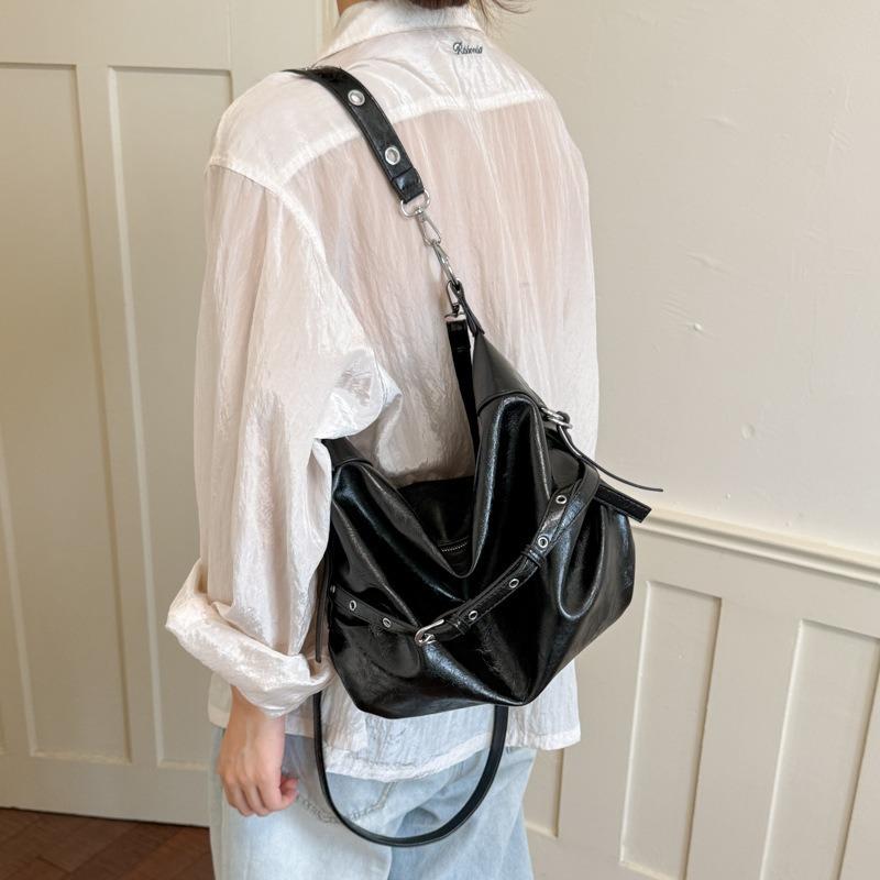 Korean Niche Star Rivet Underarm Biker Bag Women Style Crossbody Handbag Large Capacity Tote Bag Daily Matching