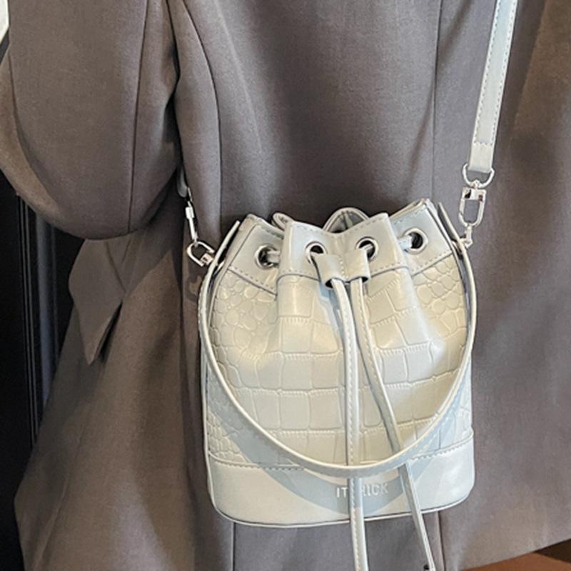 Fashion Handbag Women 2025 New Pumping Strap Foreign Style Shoulder Bag Retro Style Niche Stone Pattern Crossbody Bucket Bag