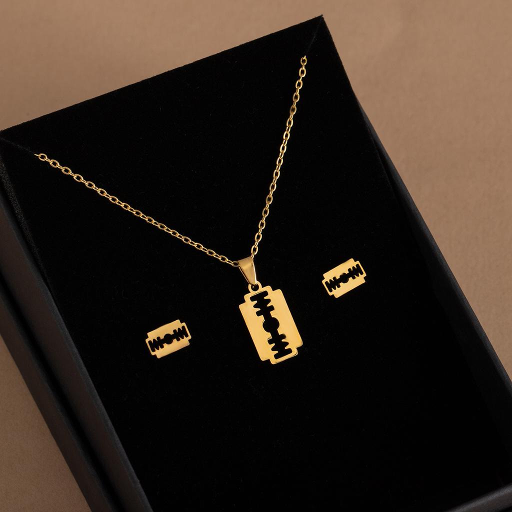 Edelstahl Hohl Liebe Halskette Set Weiblich Nische Designgefühl Gold Anhänger Schlüsselbeinkette