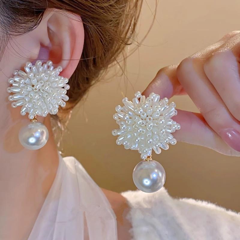 New Baroque Style Handmade Pearl Flower Earrings For Women Statement Ear Studs Jewelry Gift