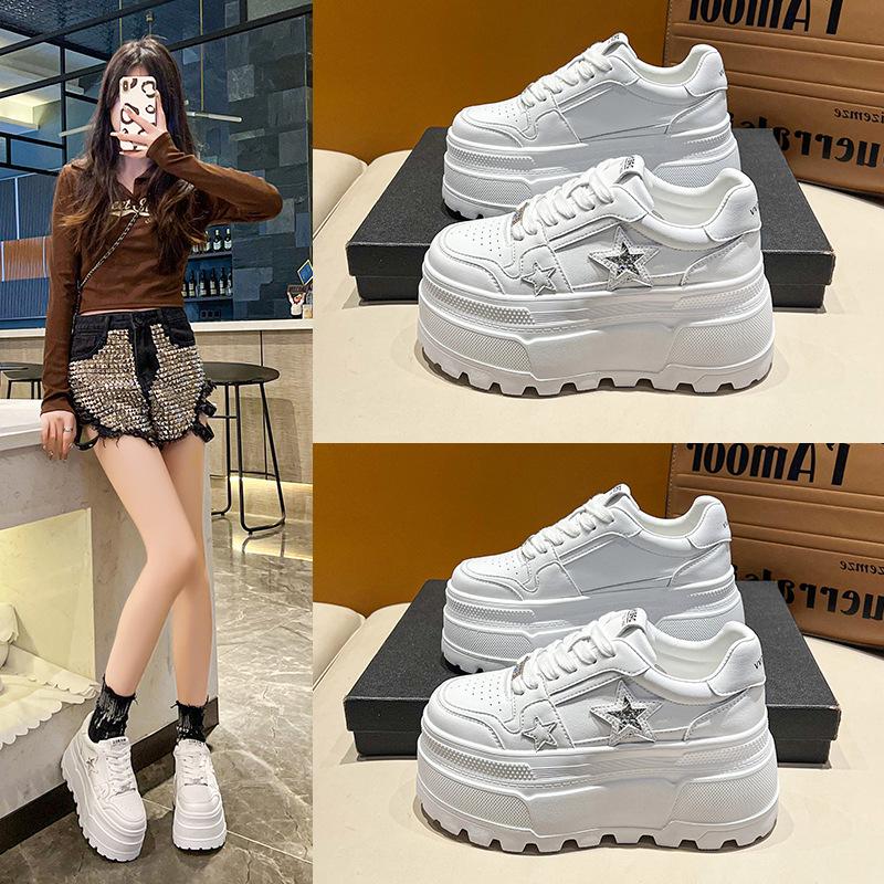 European Station Leather Little White Shoes Women's 2025 New Small Height Increase Star Board Shoes with Skirt Platform Muffin Shoes