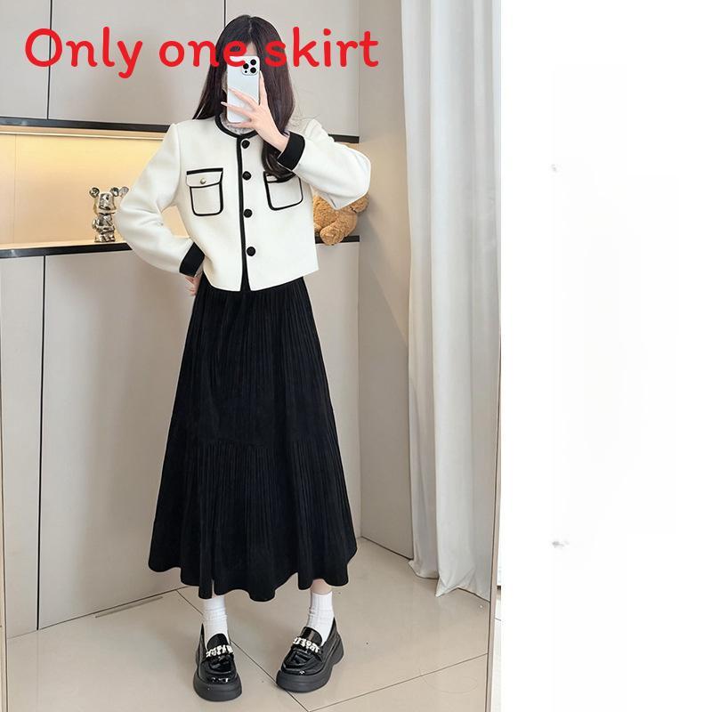 Golden Velvet Skirt With Pleated Design For Casual And Office Wear