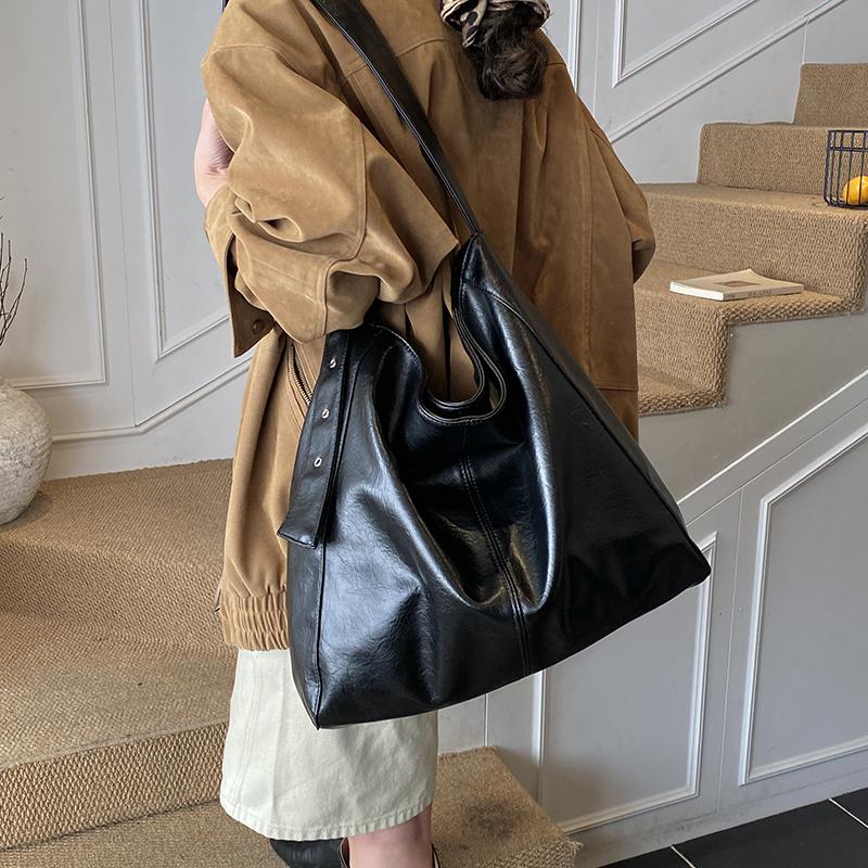 New Vintage Tote Bag Large Capacity Simple Women's Shoulder Bag Bucket Handbag For Female Commuting Corssbody Bag Underarm Tote