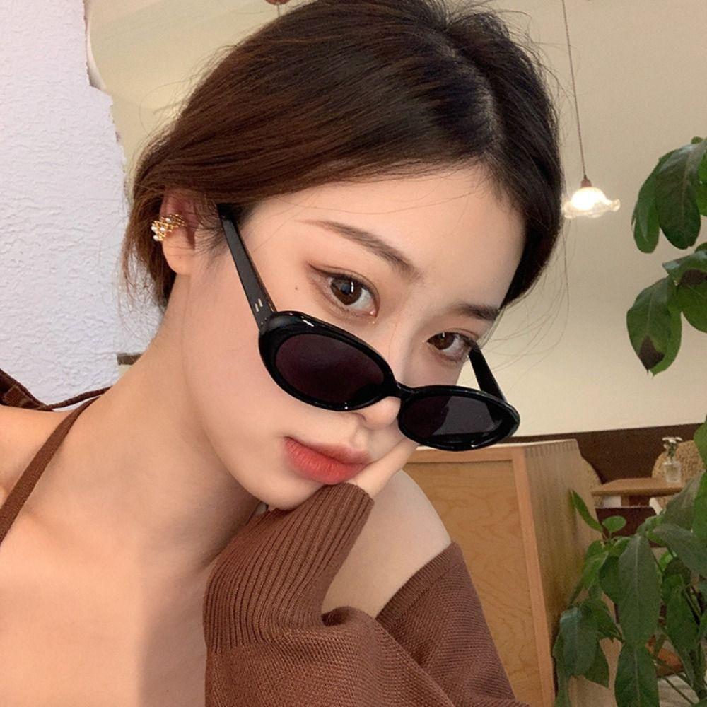 Fashion Vintage Style Oval Sunglasses UV400 Protection Y2K Small Oval Sun Glasses Aesthetic Accessories for Women & Men