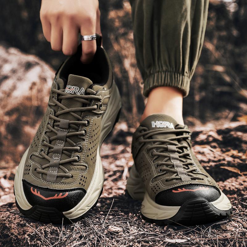 Stylish Outdoor Hiking Shoes for Men Quality Hard-wearing Trekking Sneakers Plush Warm Lined Male Footwear Winter New Arrivals