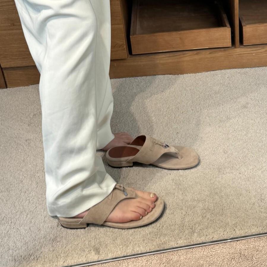 Sheepskin Version~ Retro Toe Cool Slippers Femininity Metal Buckle Flip-flops Casual Beach Low-heeled Slippers Outer Wear