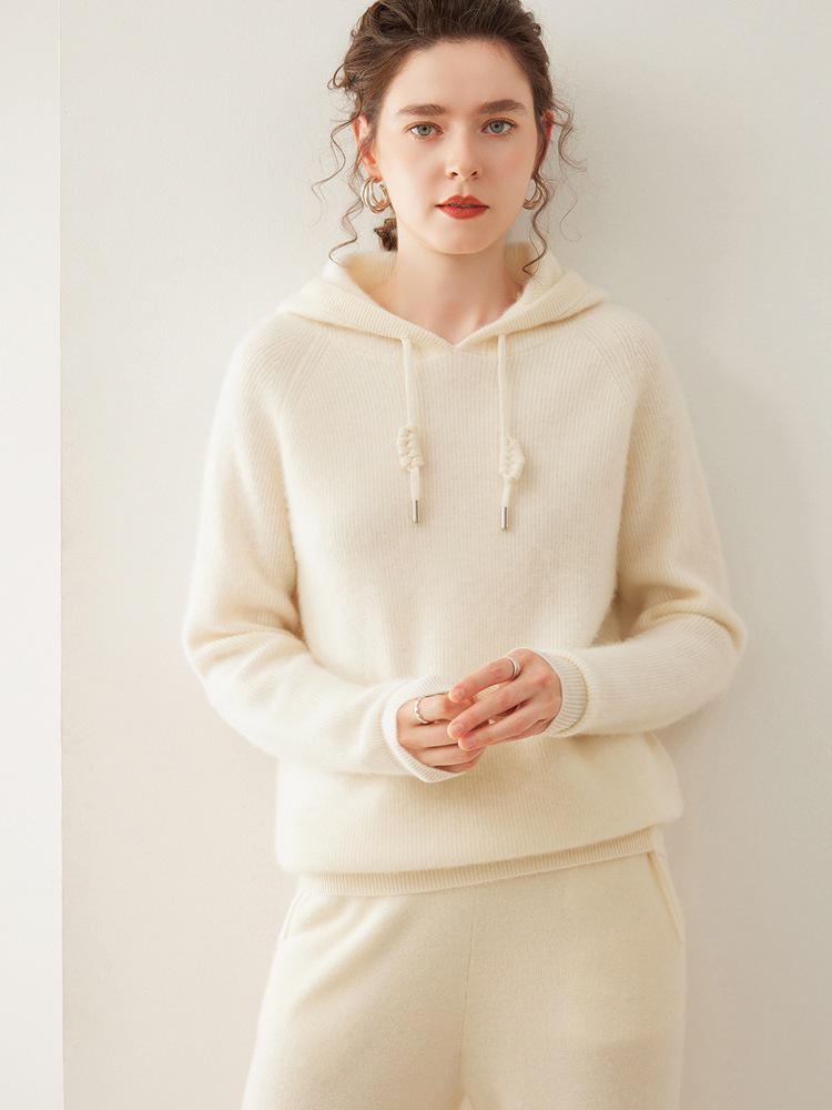 Stylish Women's Hooded Cashmere Sweater, Loose Fit, Double-Strand Ingot Stitch; Ideal for Layering in Autumn and Winter