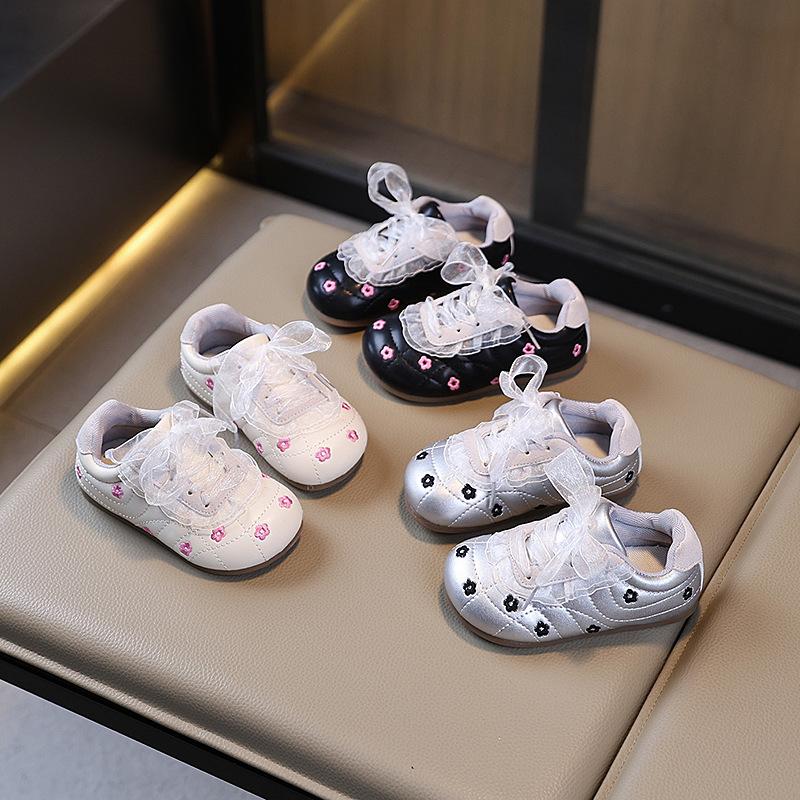 Girls' Korean Version of Casual Embroidery Flower Sports Shoes 2025 Spring and Autumn New Versatile German Training Shoes Non-slip White Shoes Tide