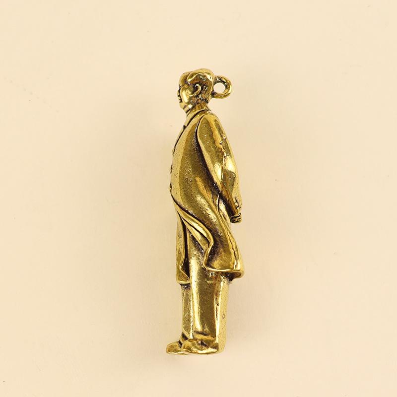 Mao Zedong Copper Keychain Pendant - Retro Brass Statue with Exquisite Craftsmanship