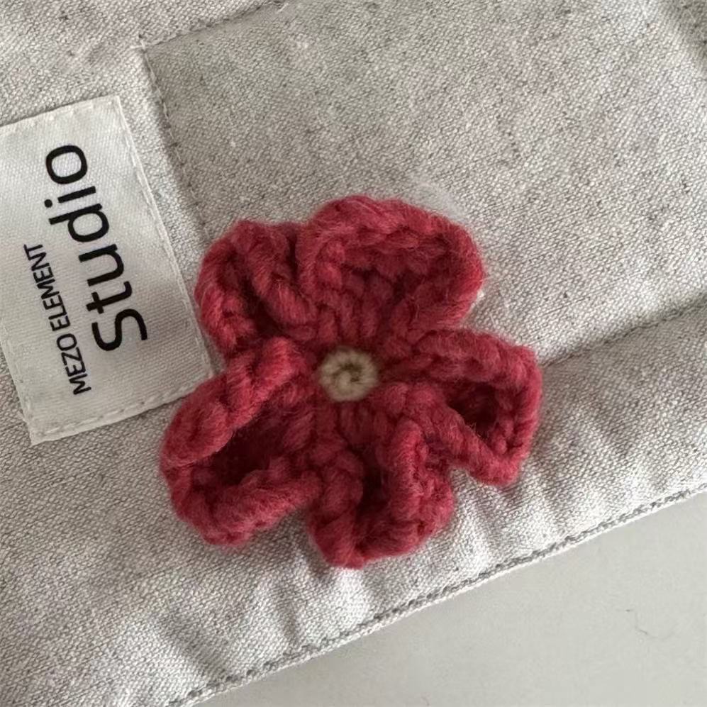 

Милая заколка для волос Синий маленький цветок Заколка для волос Ретро Вязаный цветочный Женщины Девушки Зажим-уточка Зажим для челки Боковой зажим Аксессуары для волос красный