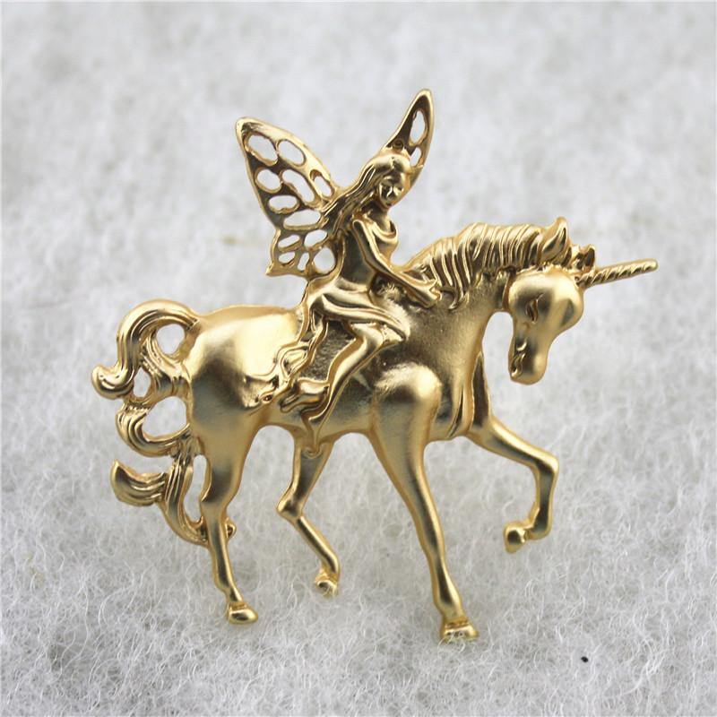 Creative Baroque Angel Pony Horse Brooch Pin Badge Clothing Suit Corsage Women High-End Brooch Jewelry Accessories Gift