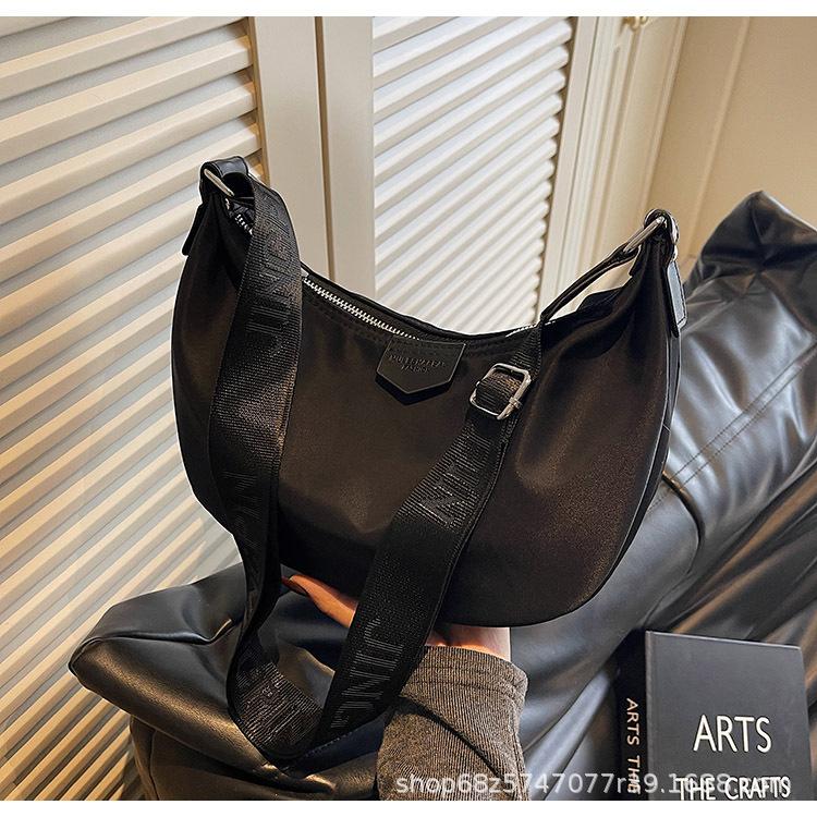 Manufacturer Casual Small Bag Women 2025 New Trendy Simple Shoulder Dumpling Bag Oxford Cloth Crossbody Small Bag