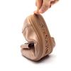 Neue Einzel-Schuhe Damen Frühling Freizeit flacher Boden erste Schicht Rindsleder flache Öffnung bequem Ein-Pedal Square Dance Mutterschuhe