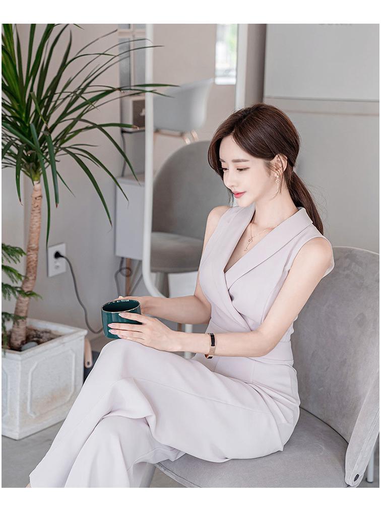 Elegant Lace Waist Sleeveless Jumpsuit - Summer 2025 Collection