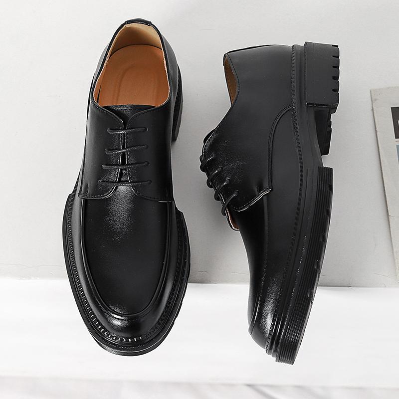 White leather shoes British photography wedding studio hosts the performance Business heightening suit best man wedding groom shoes