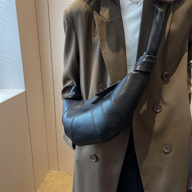 Jesenná trendy textúrovaná crossbody taška Croissant 2024 - Štýlový dámsky dizajn Knedľa