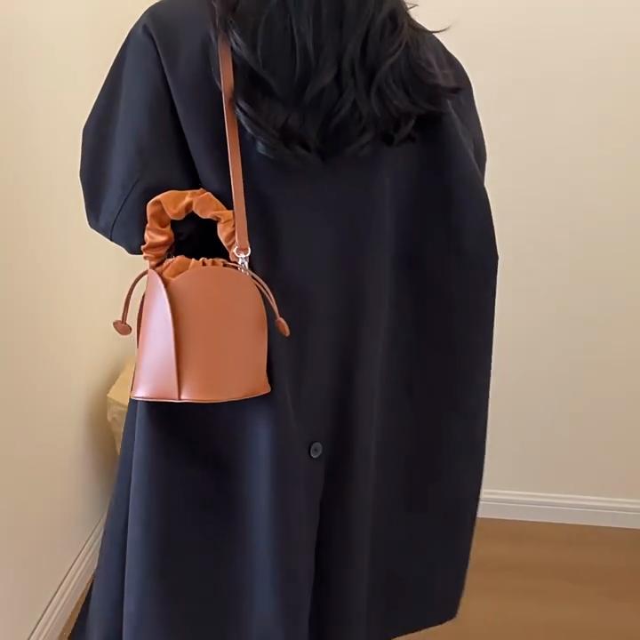 Drawstring Design Water Bucket Bag Women Solid Vegetable Basket Handheld Crossbody Bag Autumn Winter New High End Wedding Bag