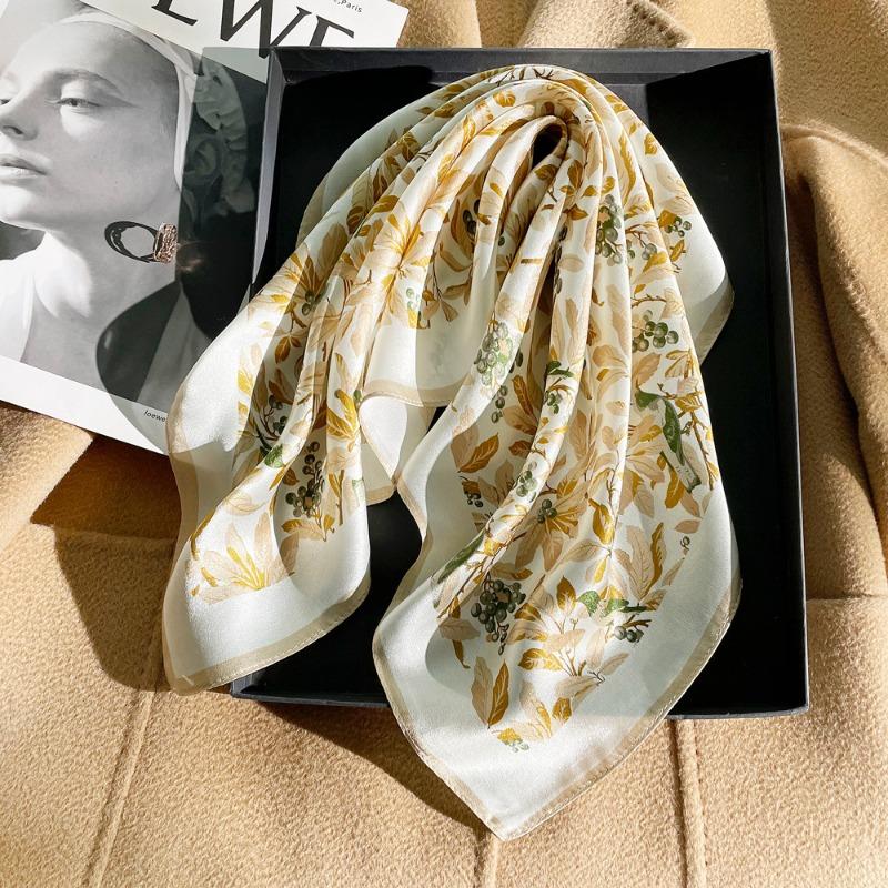 Spring New Mulberry Silk Small Square Scarf Women's Elegant and Atmospheric Silk Silk Scarf Versatile Silk Scarf Gift