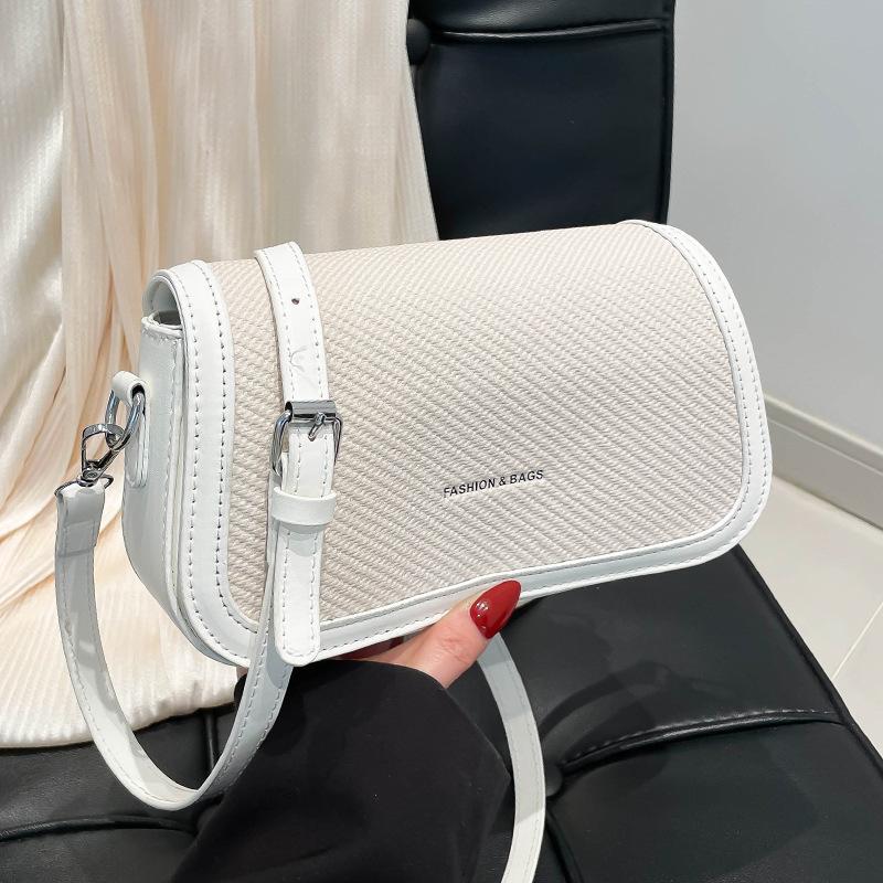 2025 new Korean version fashion temperament simple shoulder small square bag women's leisure commuting versatile high sense messenger bag
