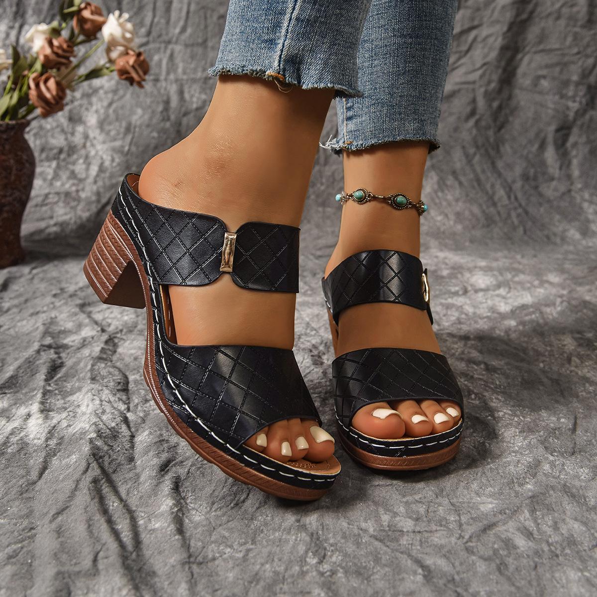 

European and American foreign trade large size embossed fashion cool slippers open-toed high-heeled slippers women s new thick heels 43 чёрный