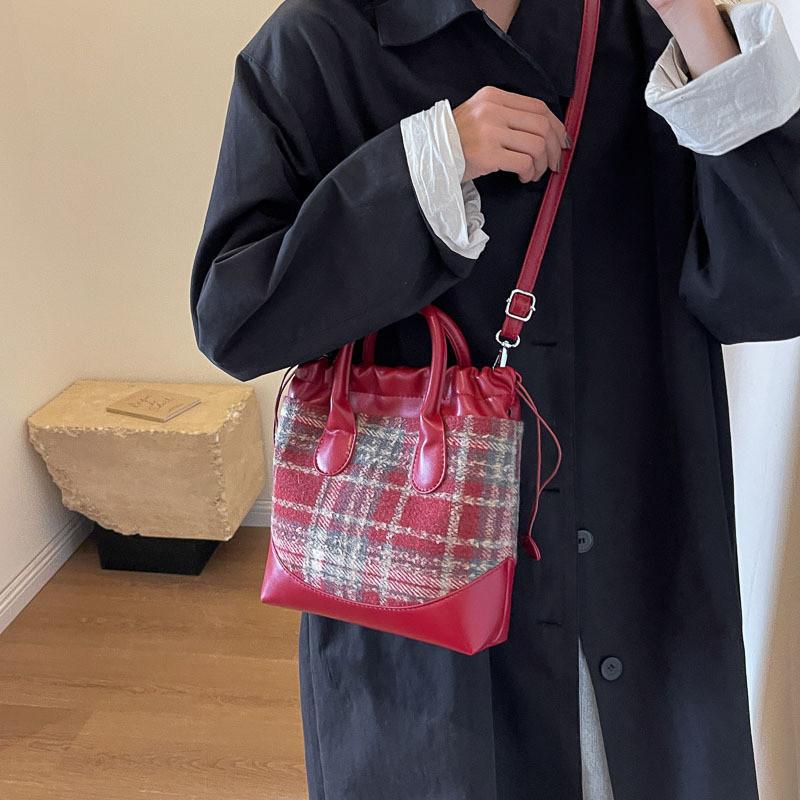 Trendy Woolen Bucket Bag 2023 New Autumn Winter High-end Small Niche Design Single Shoulder Crossbody Handbag Red