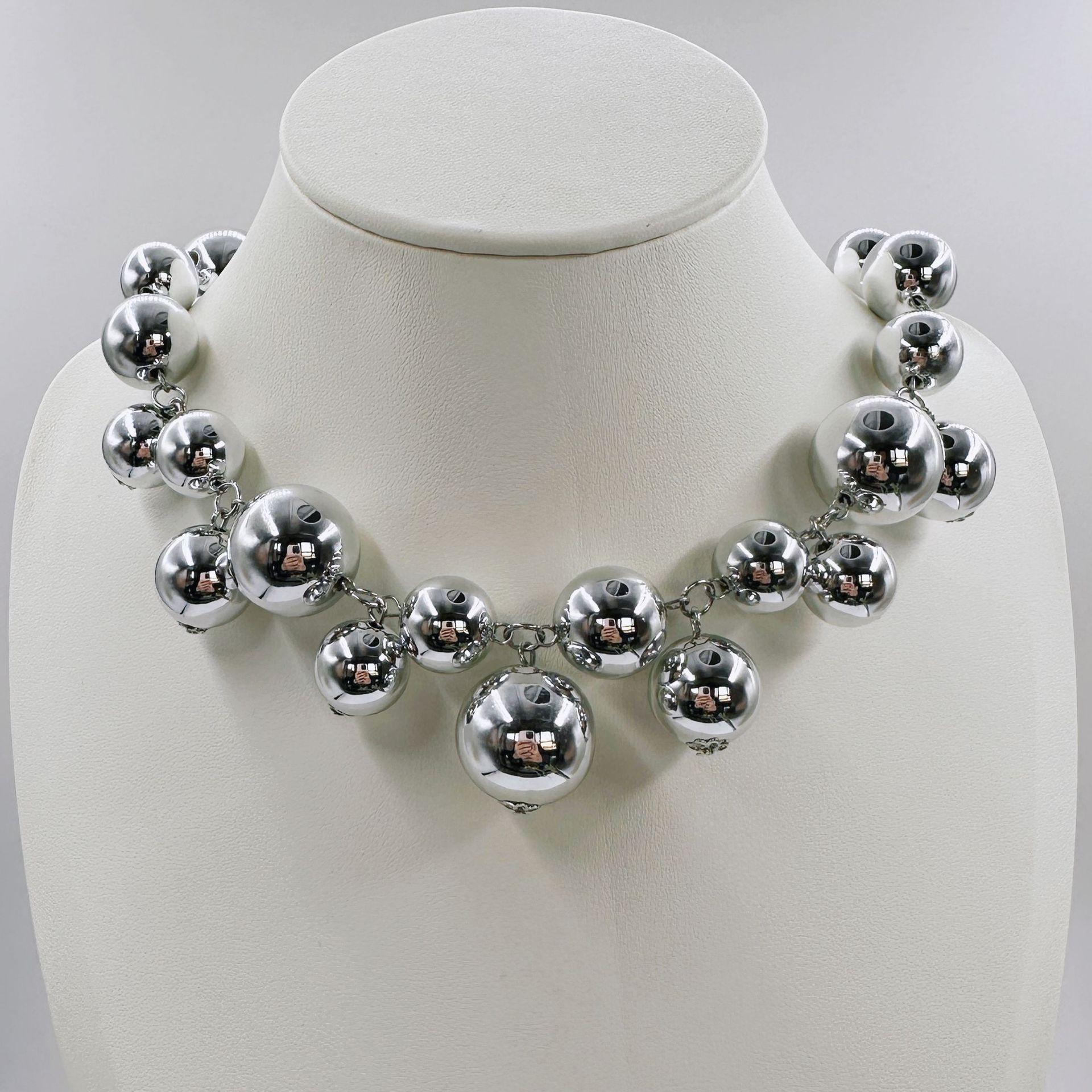 

Light Luxury Necklace Round Bead Gold And Silver Ball Personalized Niche Collarbone Chain Exaggerated Jewelry серебряный