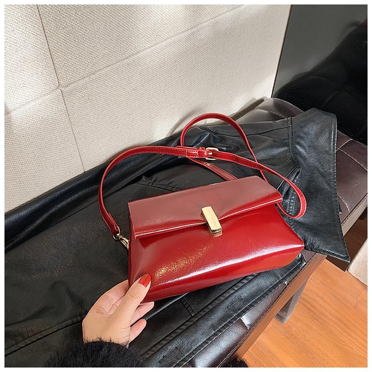 IELGY Simple Underarm Bag All-Match Shoulder Commuter Bag