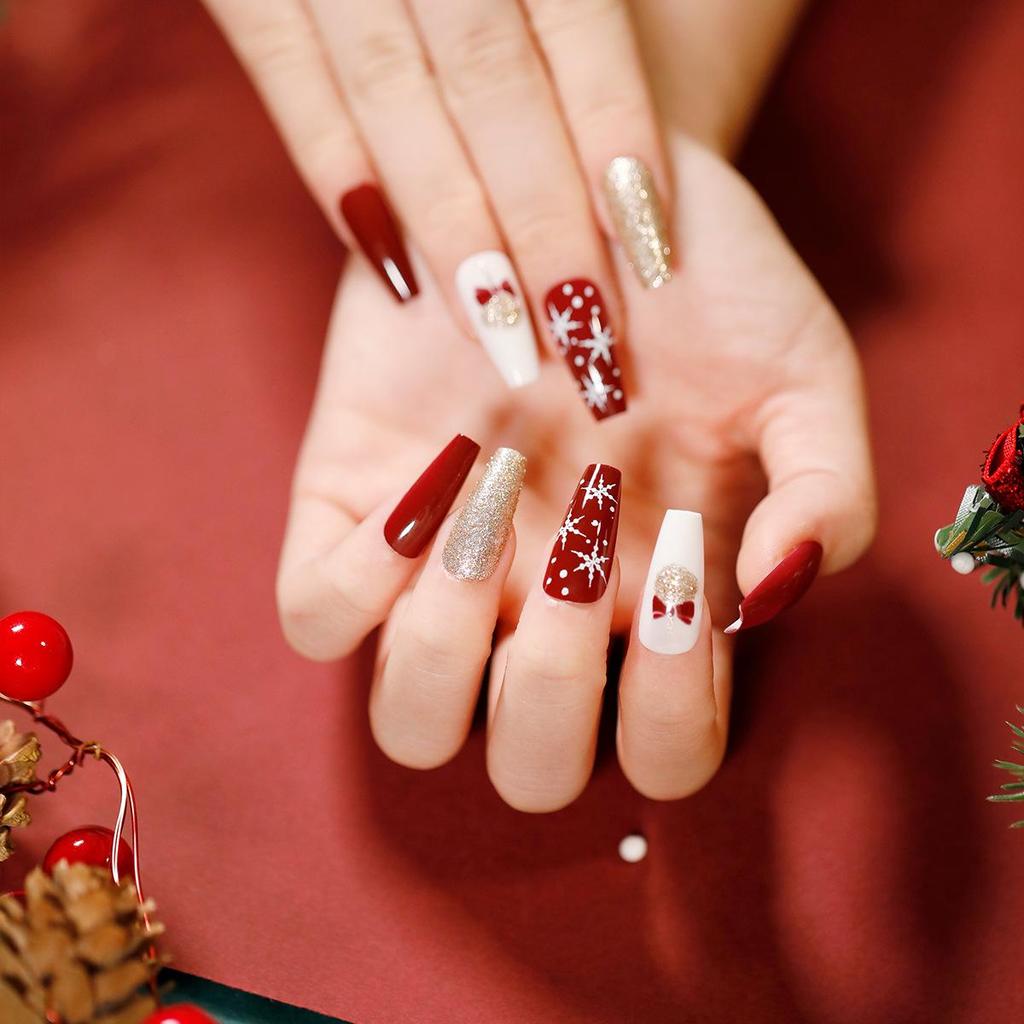 Christmas Manicure Collection: Press-On False Nails & Nail Stickers