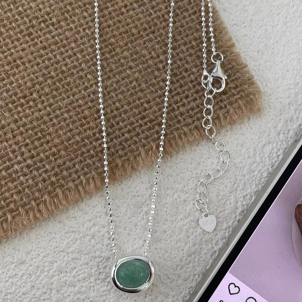 ANENJERY Geometrische Halskette mit ovalem Steinanhänger für Frauen, schlicht, modisch, hochwertig, leicht, luxuriös, vielseitig, personalisierte Schlüsselbeinkette, Schmuckgeschenk