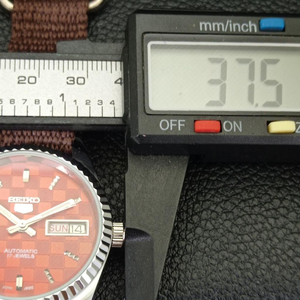 MENS VINTAGE SEIKO 5 AUTOMATIC REFURBISHED JAPAN RED COLOR DIAL WATCH a440396-4 Sk-a440396