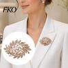 Lapel Pin Flower Branch Brooch, Retro Leaf Design with Faux Secure Clasp Brooch Pearls, Electroplating Anti-Oxidation Badge for Coats Shirts