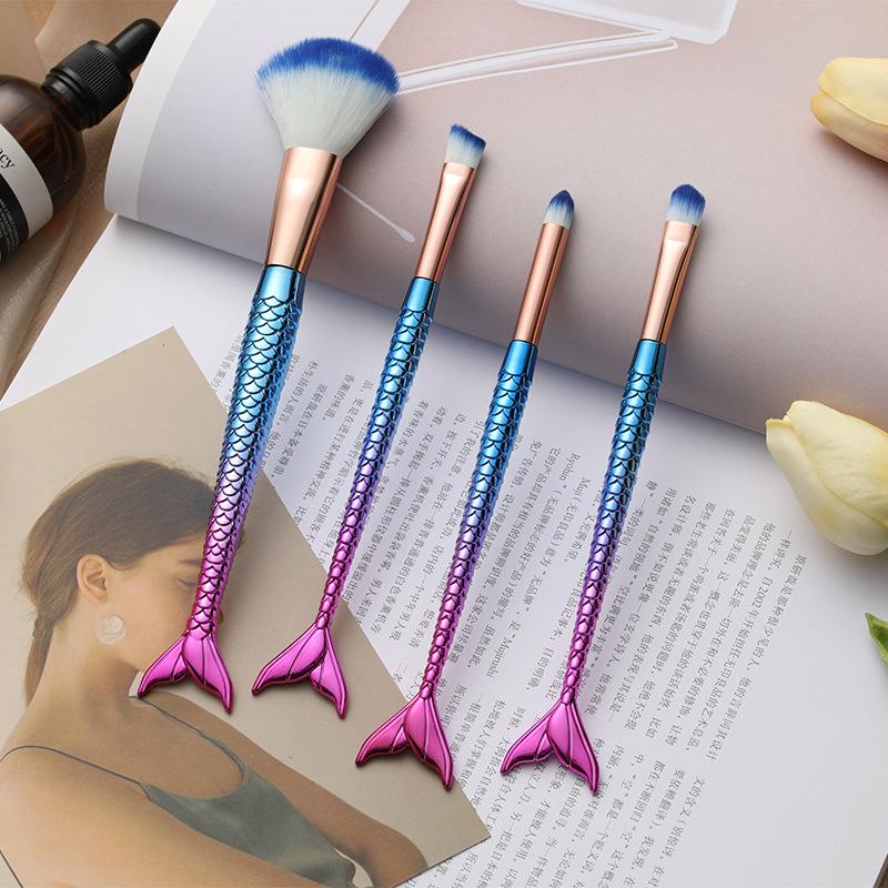 Karsyngirl Vierteiliger Anzug Meerjungfrau Make-up-Pinsel Faser Buntes weiches Haar Lose Puderpinsel Beauty Makeup Tools