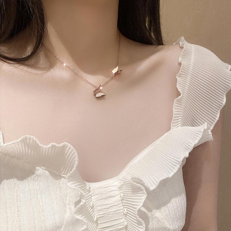 Butterfly Pendant, Titanium Steel Non-Fading Necklace, Short Collarbone Chain, Simple And Fashionable Design, Simple Necklace.