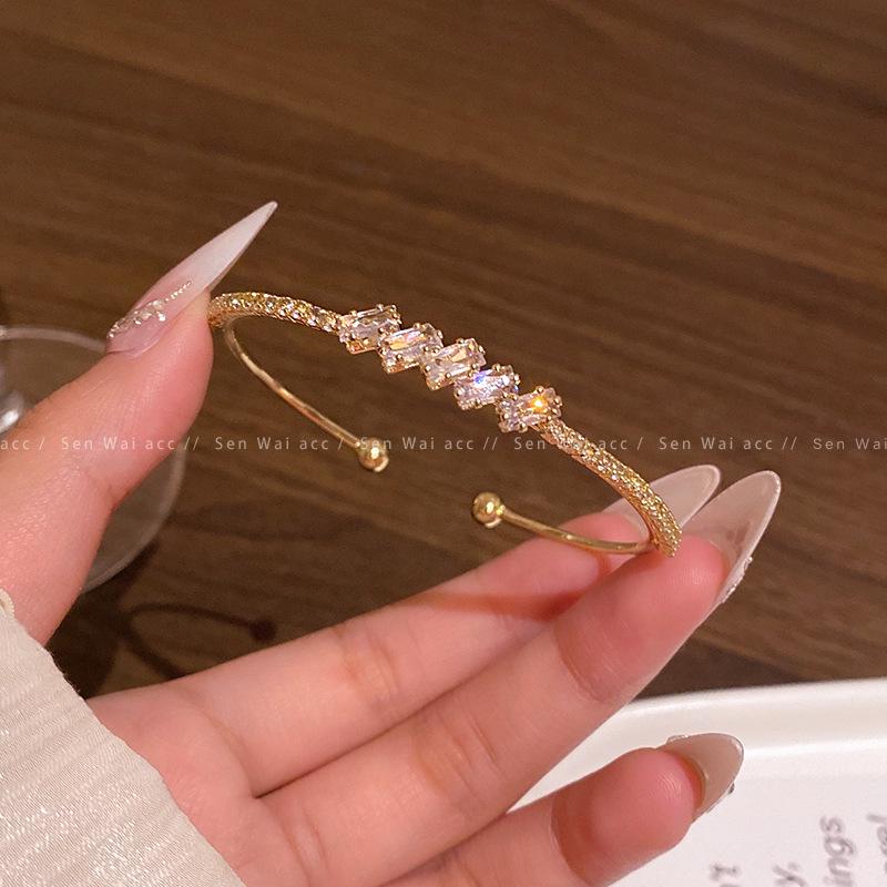 Korean Retro Pearl Titanium Steel Women's Bracelet - High-End Ins Style Beaded Bangle for Couples