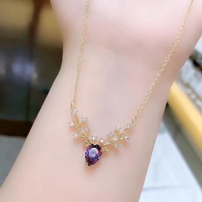 

Merry Christmas Exquisite Zircon Elk Necklaces for Women Luxury Crystal Deer Pendant Clavicle Chain Necklace Festival Zircon