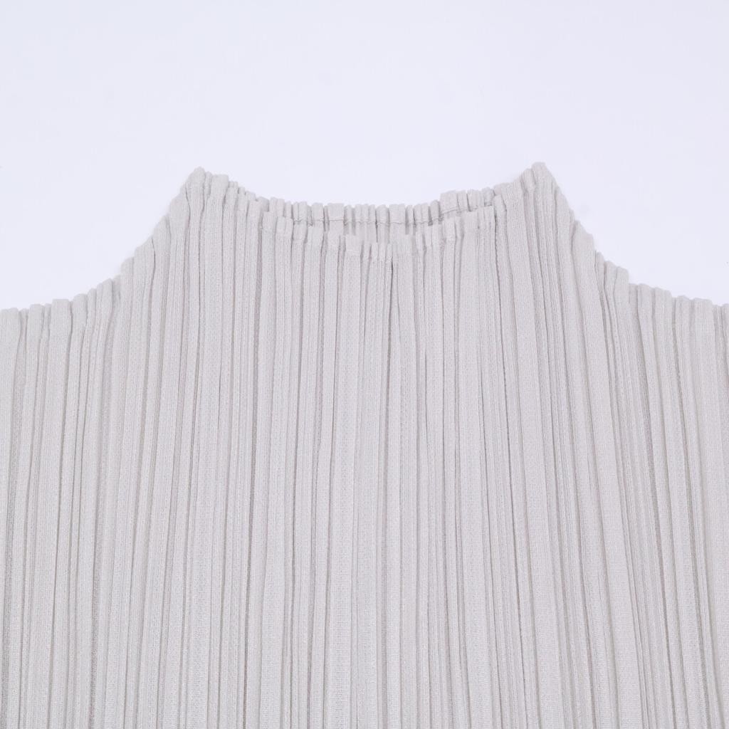 PLEATS PLEASE 22Stainless Steel PP21-JH167 MONTHLY COLORS JUNE Beige Sleeveless Dress Dress 2 grayUsed