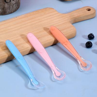 Kŕmenie pevnou stravou – Detské príbory