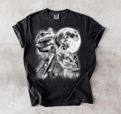 Vintage Frog Moon Shirt, Retro Amphibian Nature Tee, Cottagecore Top