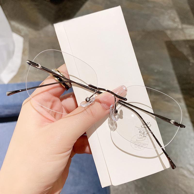 Zhao Ruth Has The Same Glasses, Frameless Small Square, Metal Silver Anti-Blue Light, And Can Be Matched With Degree Myopia Flat Glasses For Women.