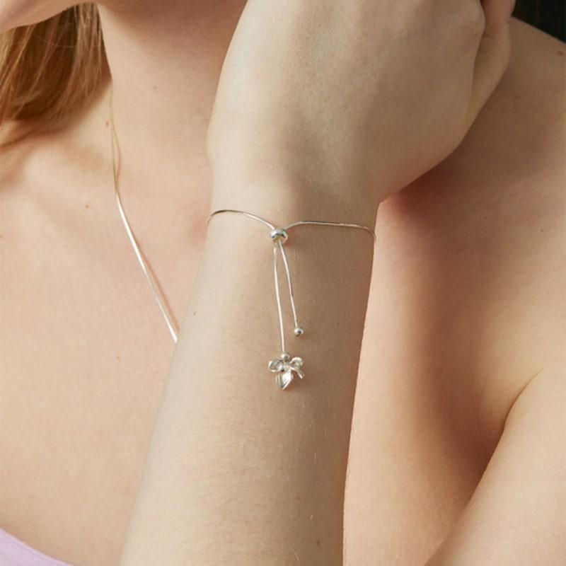 

ARCHIVE SCENE The Duality of Love_02BR Silver