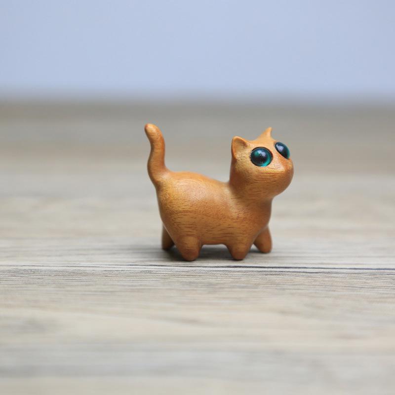 Golden Sandalwood Cat Art with Eyes - Excellent Purple Sandalwood Gift Approx. 4.7cm